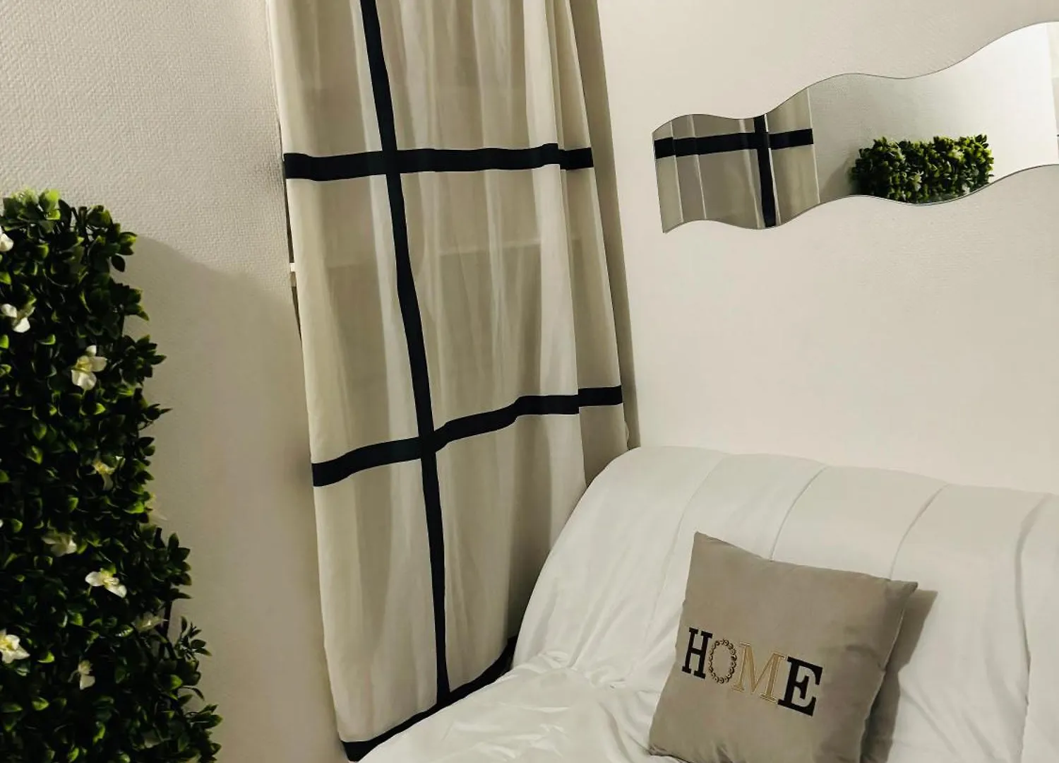 Studette Paris Champs Elysees Apartment